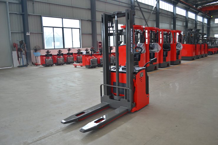 湖南榮洲機(jī)械設(shè)備有限公司,移動(dòng)式升降平臺(tái)價(jià)格,湖南升降貨梯,塑料托盤批發(fā),固定式升降平臺(tái),曲臂式升降平臺(tái),汽車尾板,全電動(dòng)叉車 湖南榮洲機(jī)械設(shè)備有限公司,移動(dòng)式升降平臺(tái)價(jià)格,湖南升降貨梯,塑料托盤批發(fā),固定式升降平臺(tái),曲臂式升降平臺(tái),汽車尾板,全電動(dòng)叉車